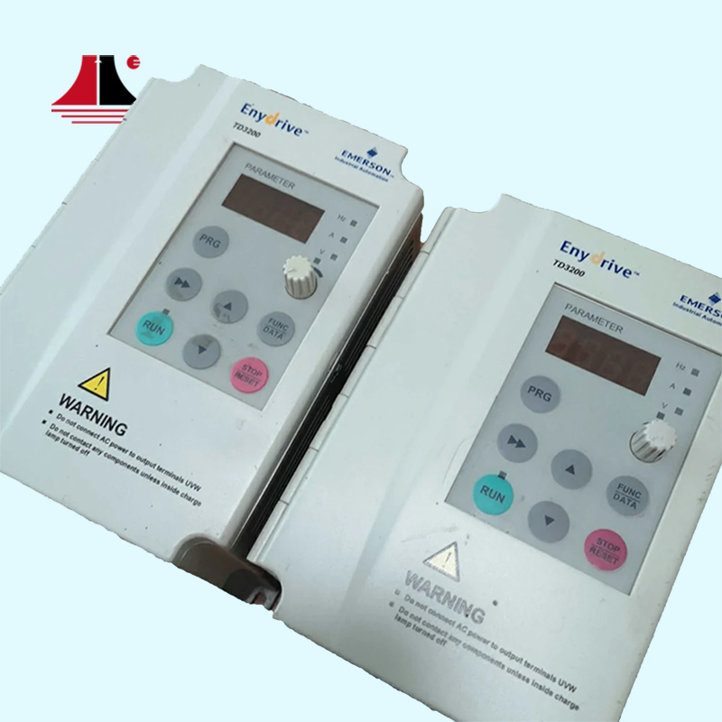 Controlador TD3200-2S0002D 0.2KW del inversor de la impulsión de la puerta del elevador de Emerson
